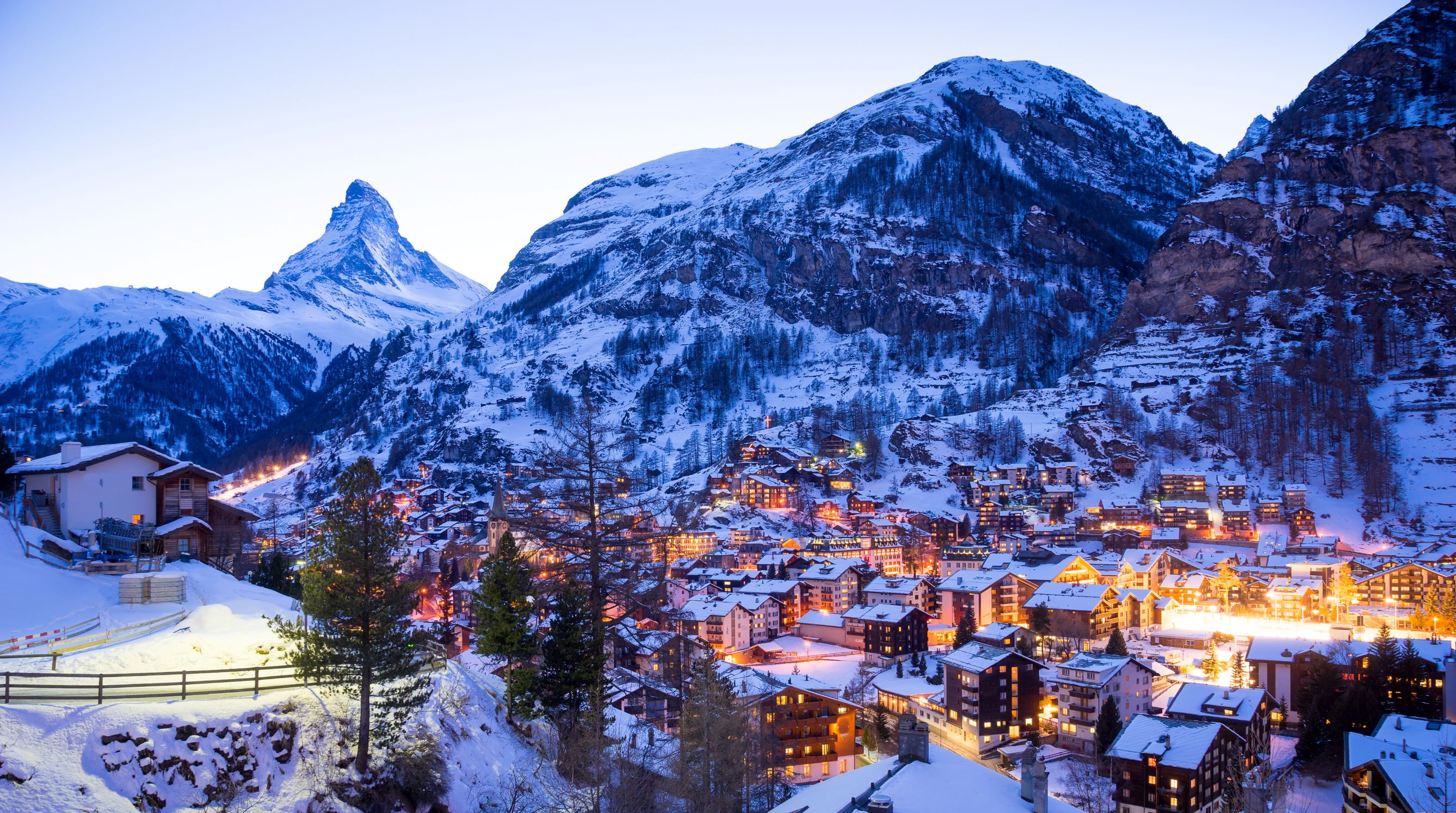 Mountain towns. Церматт Швейцария. Маттерхорн Швейцария горнолыжный курорт. Гора Церматт Швейцария. Деревня Церматт Швейцария.